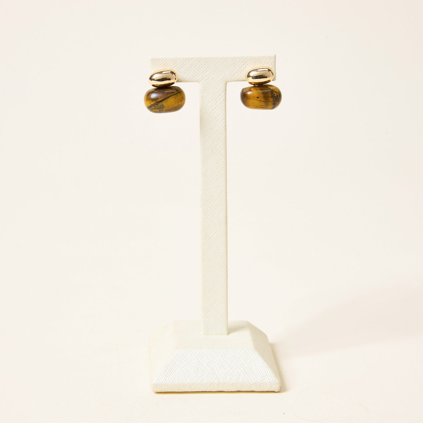 Neutral Detail