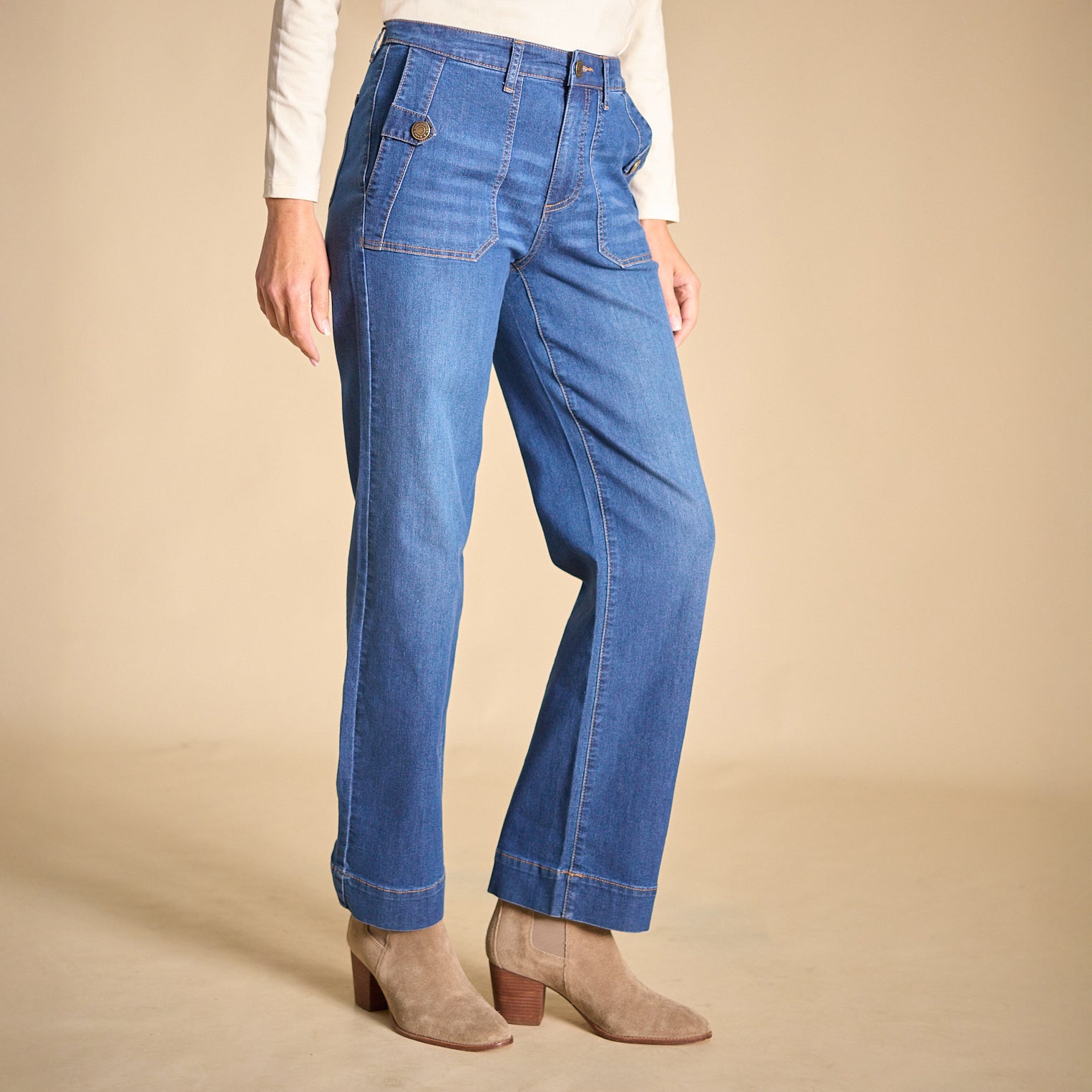 Medium Wash Side Detail Missy