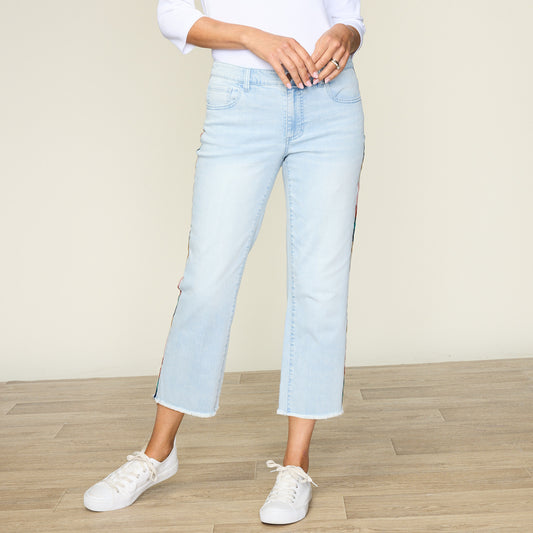Light Stonewash Front Detail Missy