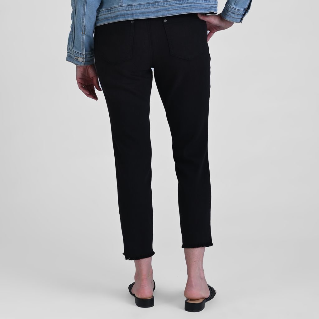 Signature Slimming Frayed Cuff Ankle Jean