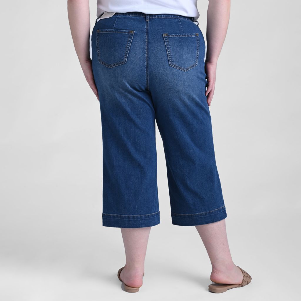 Medium Wash Back Detail Women