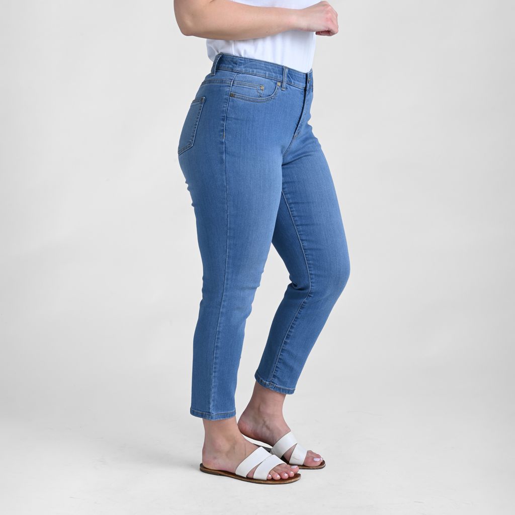 Signature Slimming Shaped Fit Ankle Jean