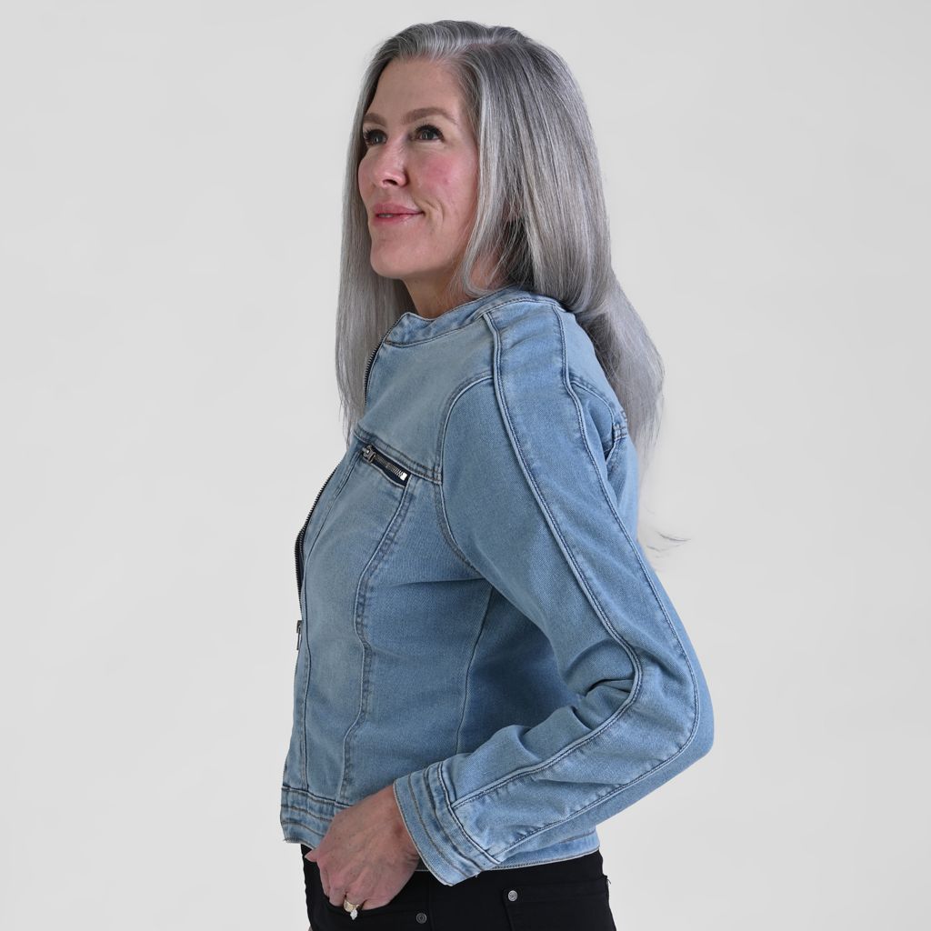 Light Wash Side Detail Missy