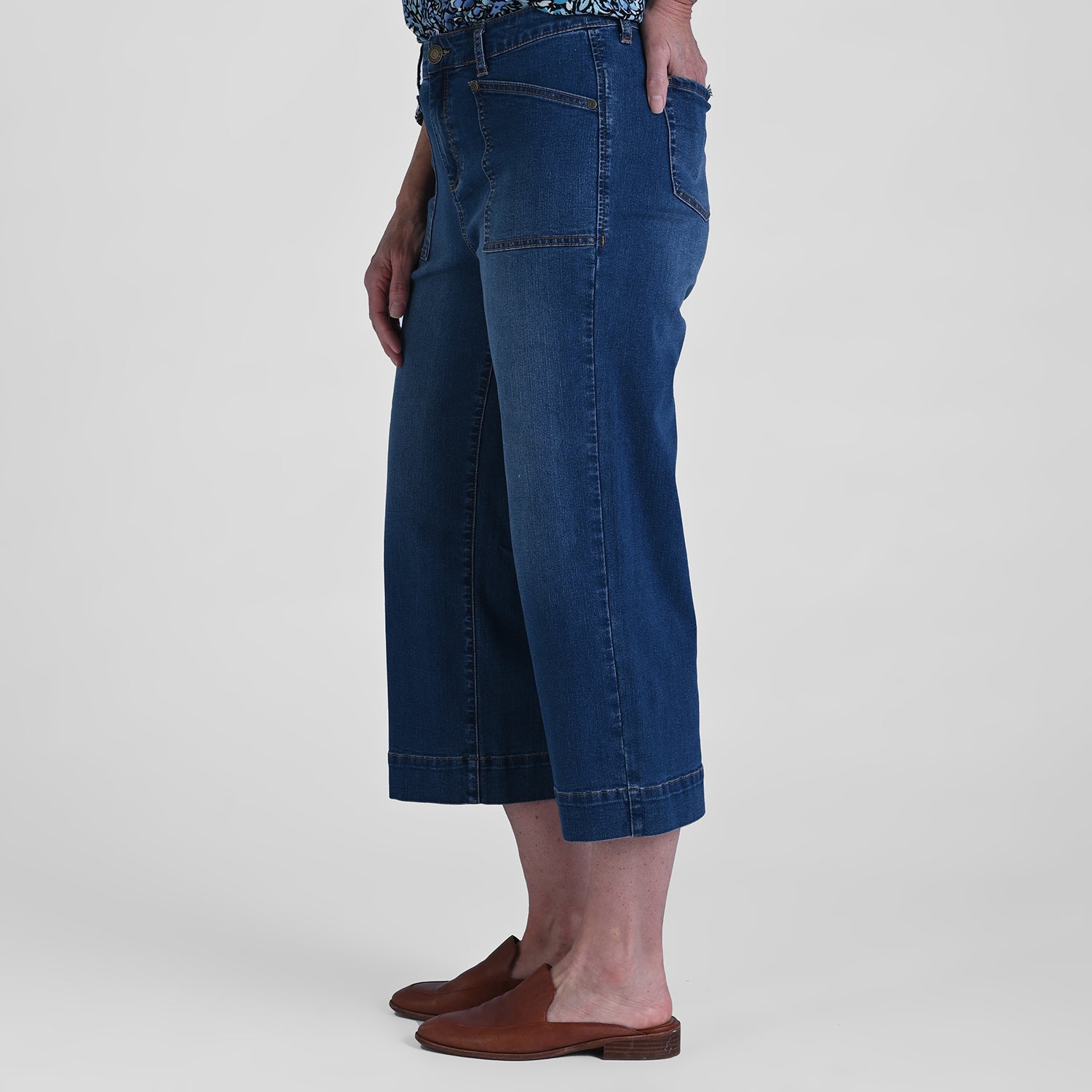 Medium Wash Side Detail Missy