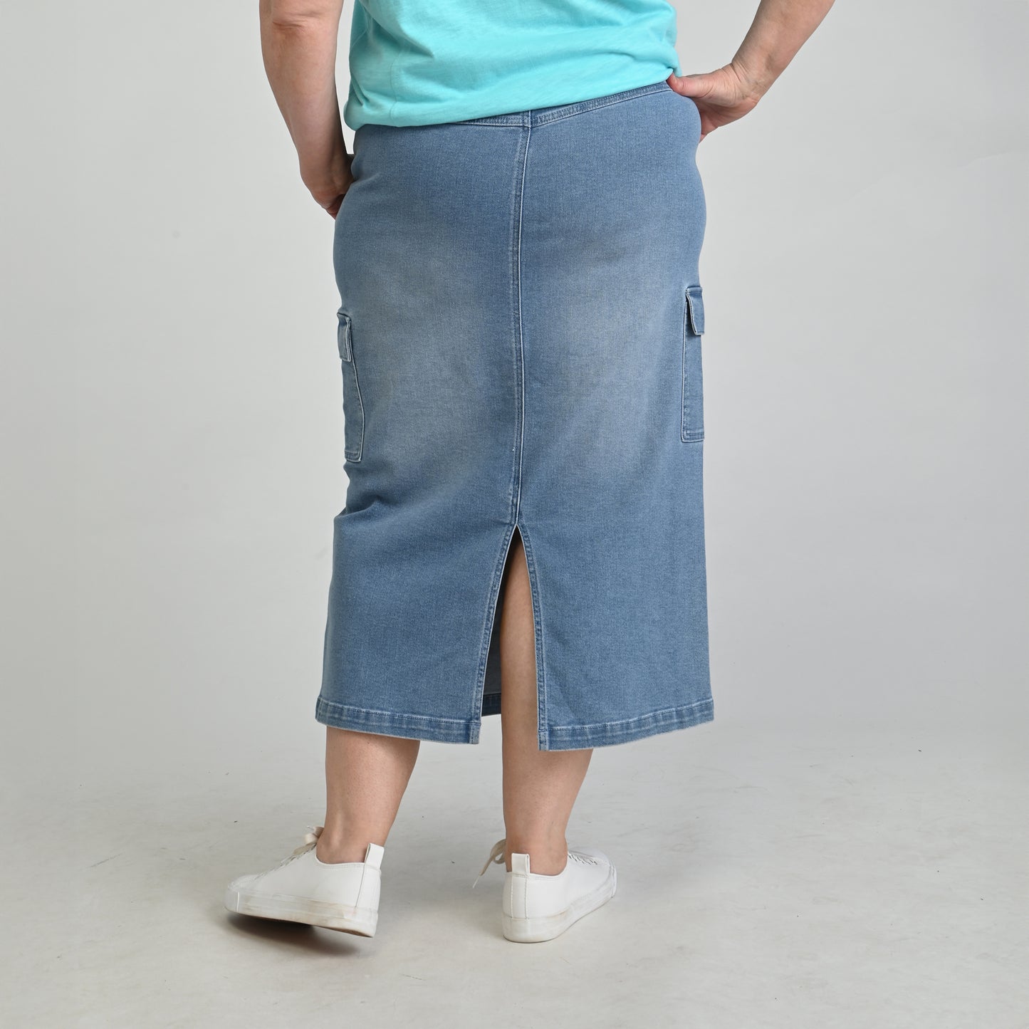 Medium Stonewash Back Detail Women