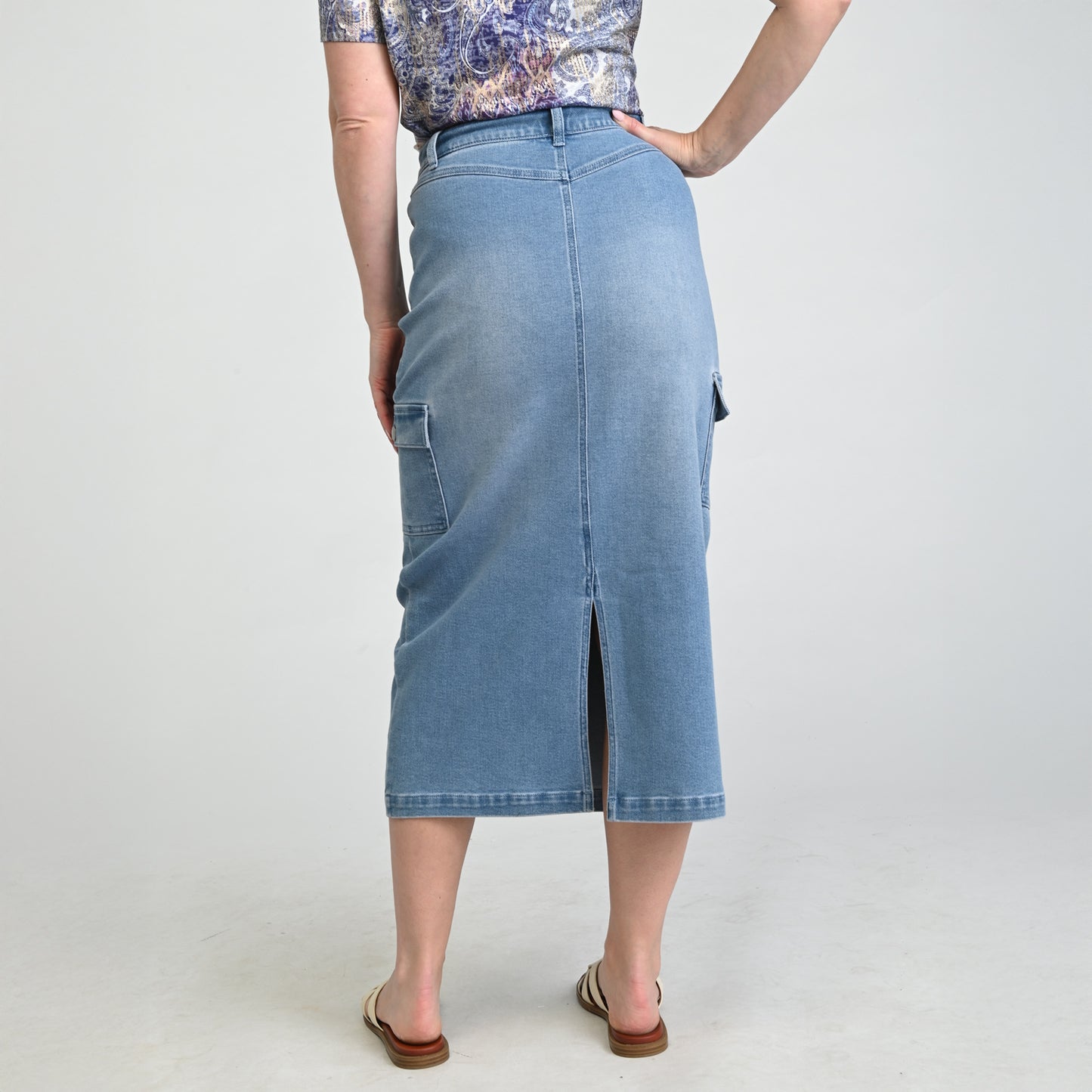 Medium Stonewash Back Detail Missy