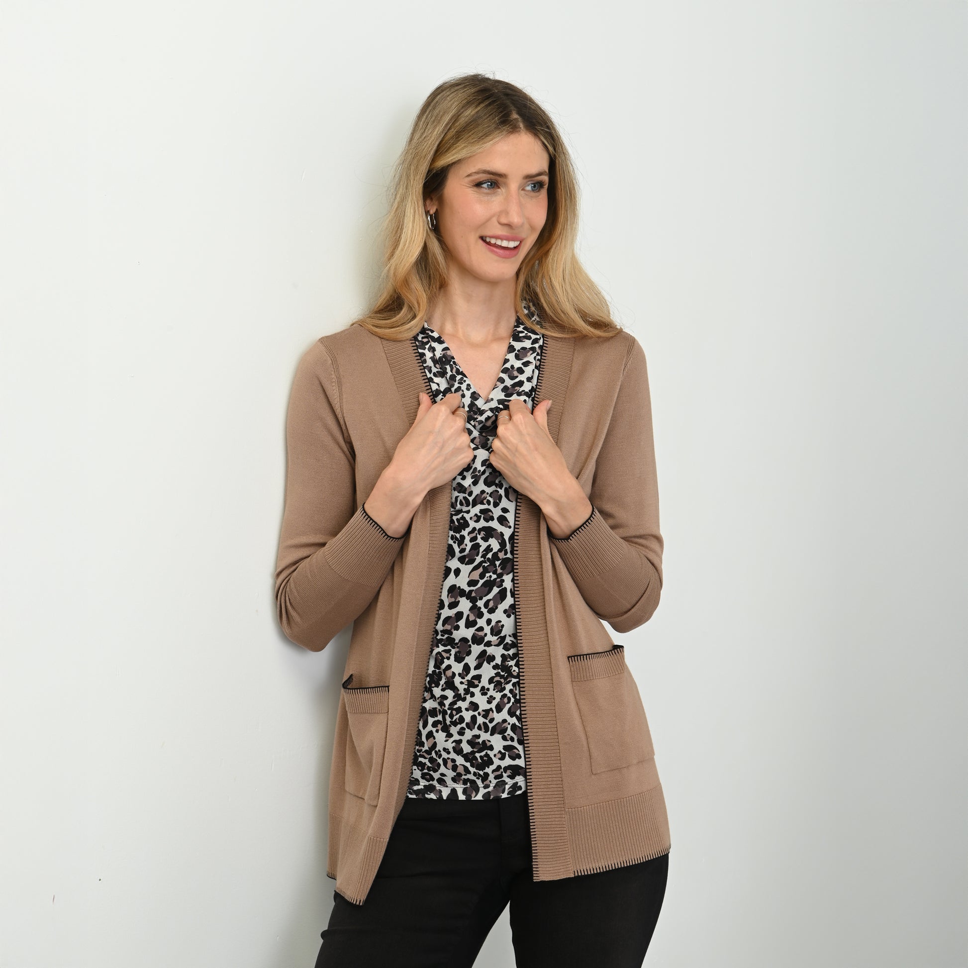 Nomad Khaki Front Detail Missy