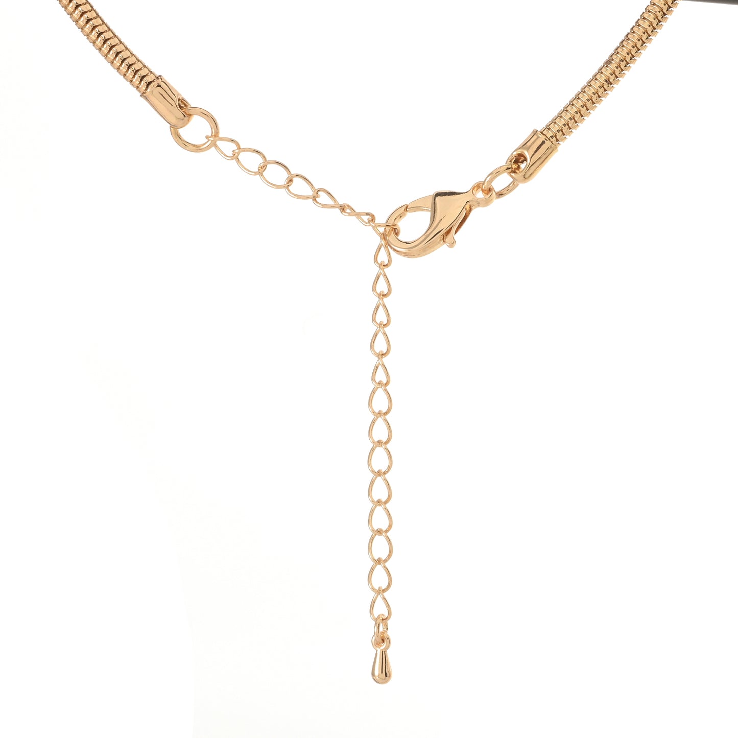 Gold Clasp Detail