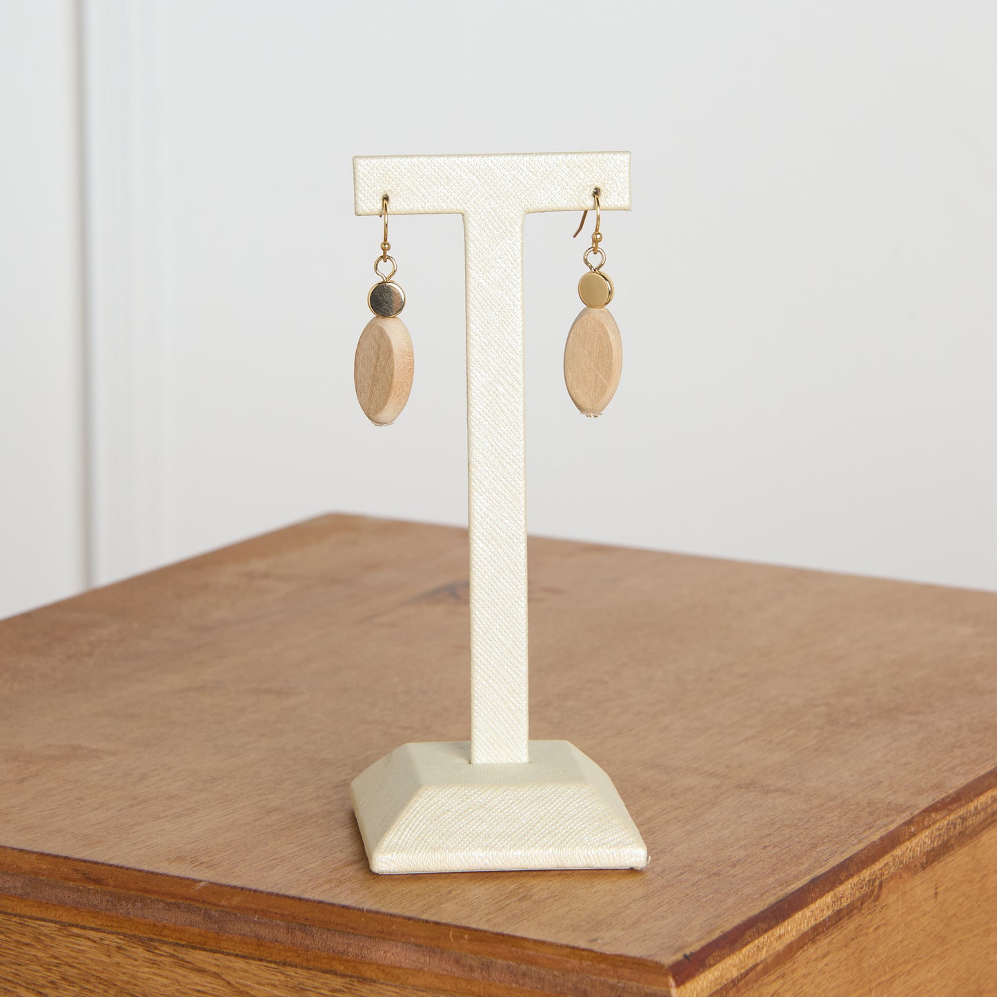 Neutral Detail