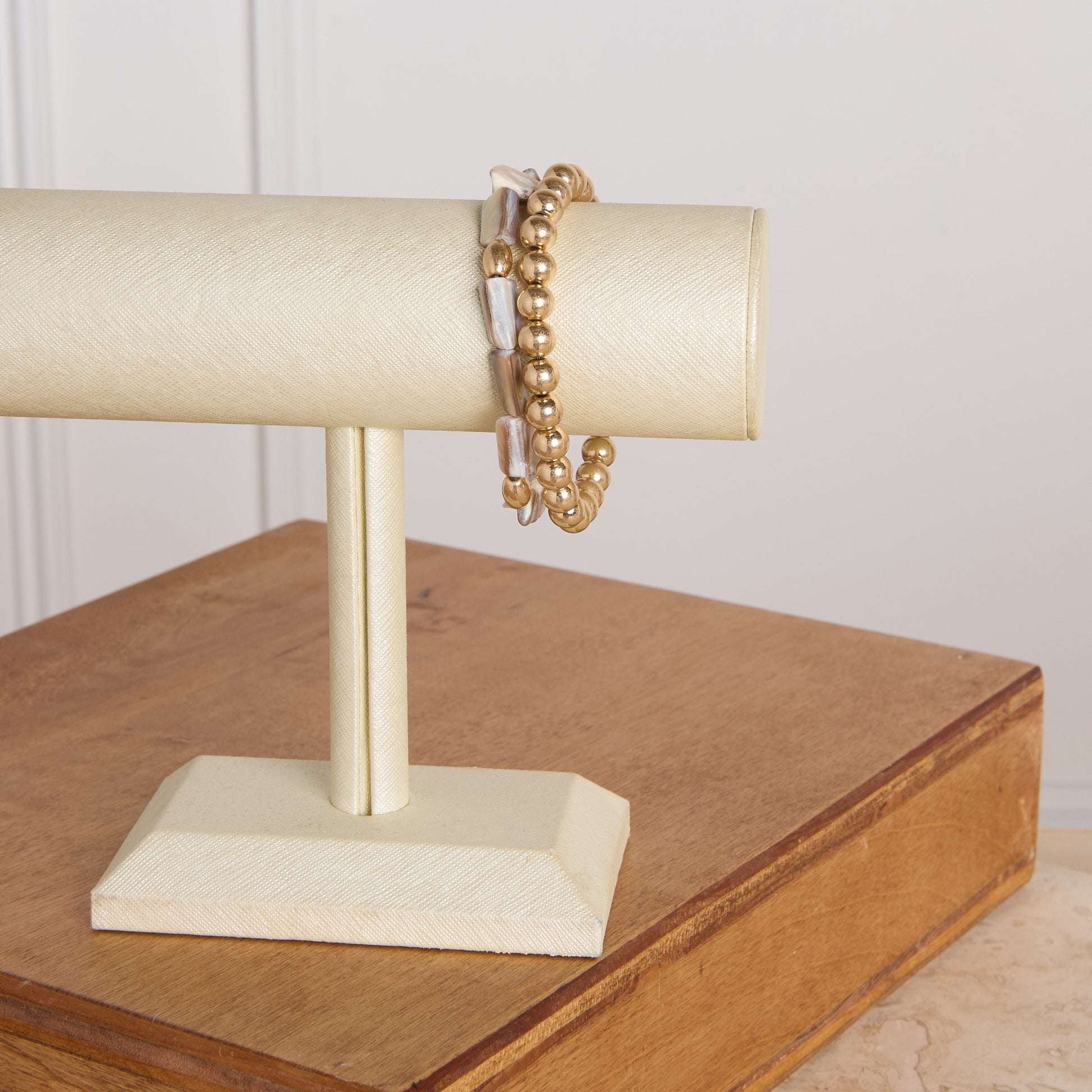 Neutral Detail