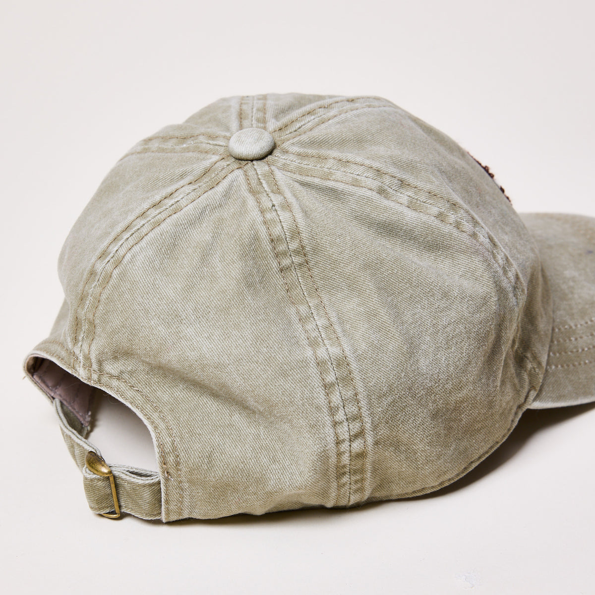 Nomad Khaki Detail