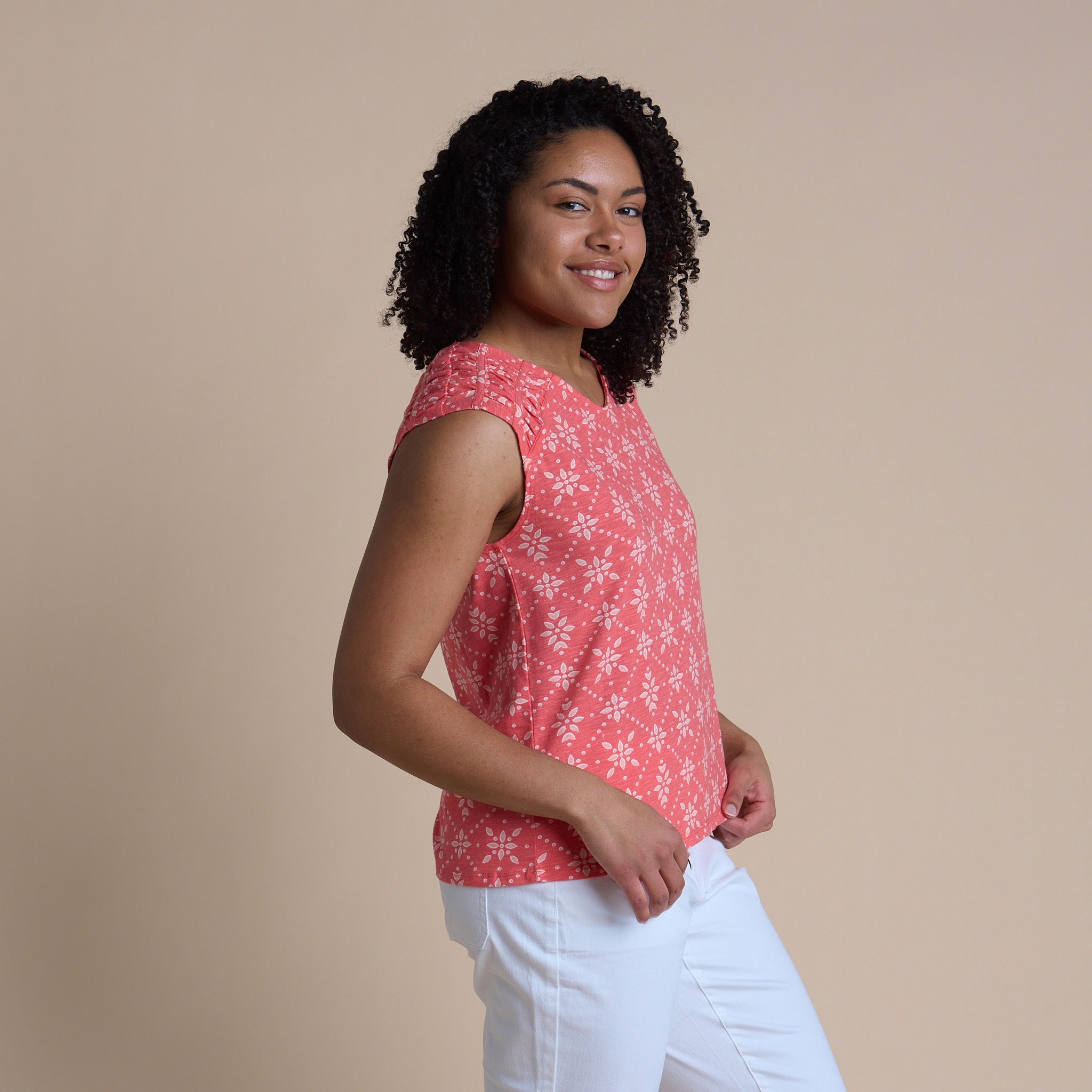 Geo Eyelet Print Tie Back Sleeveless Tee – Christopher & Banks