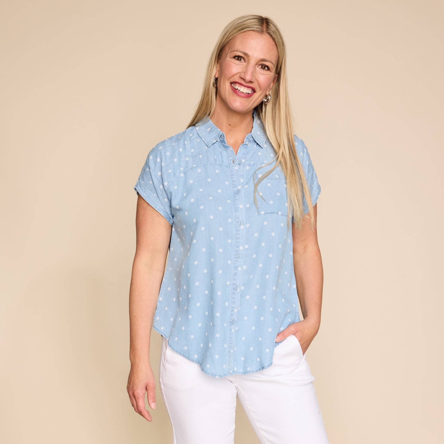 Light Stonewash Front Detail Missy