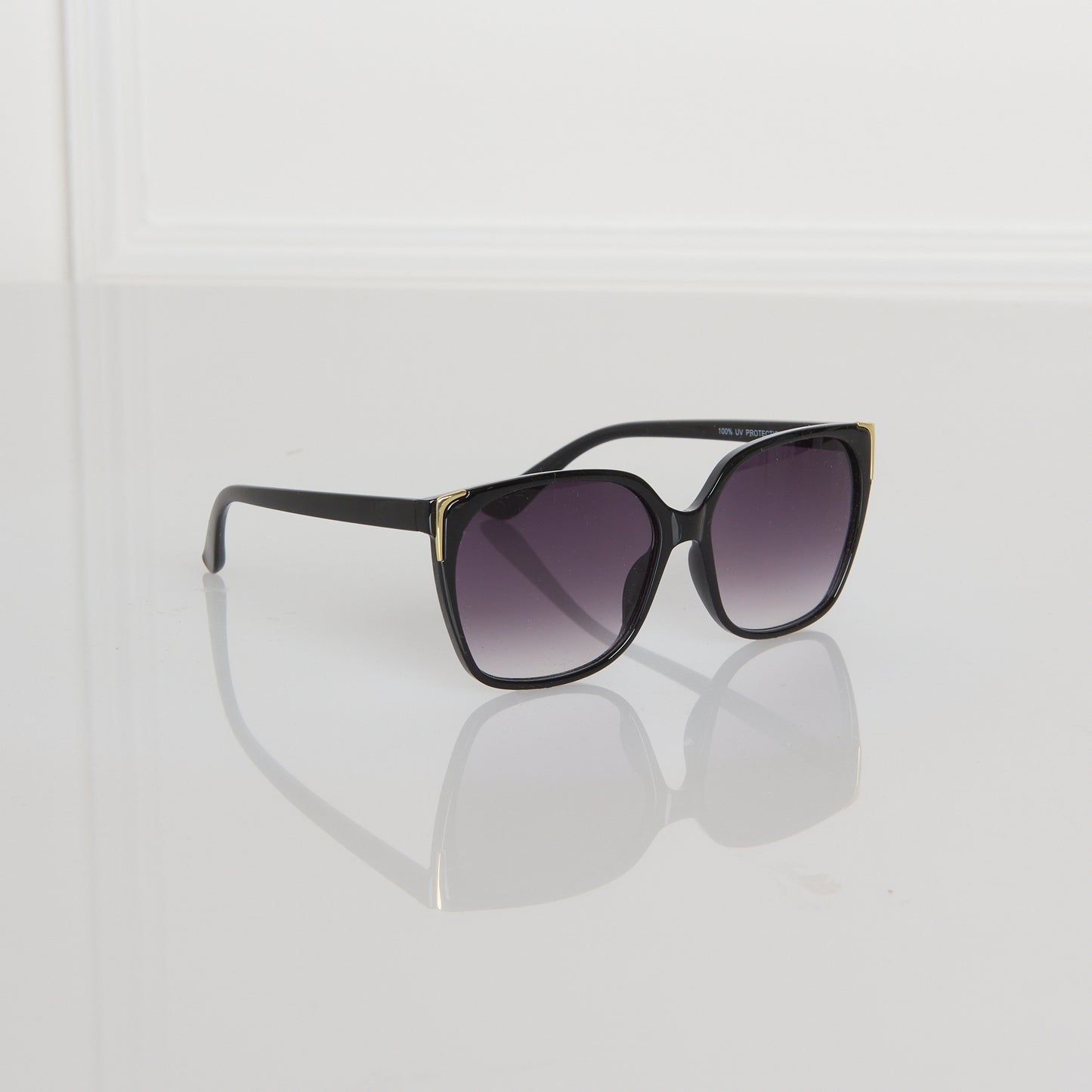 Black Detail