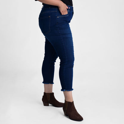 Signature Slimming Frayed Cuff Ankle Jean