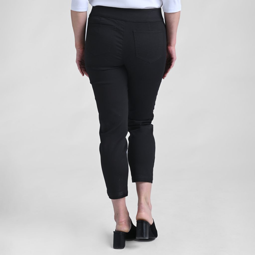 Signature Slimming Pull On Ankle Pant