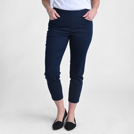 Signature Slimming Pull On Ankle Pant