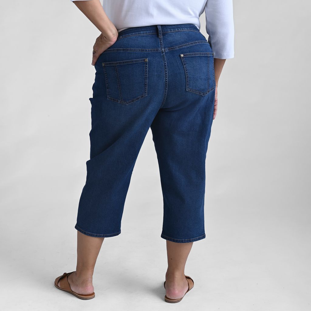 Everyday Denim Relaxed Fit Capri