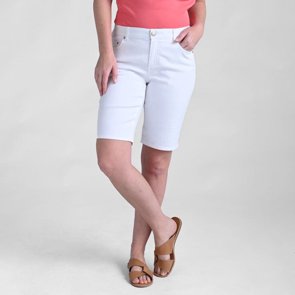Signature Slimming Shaped Fit Bermuda