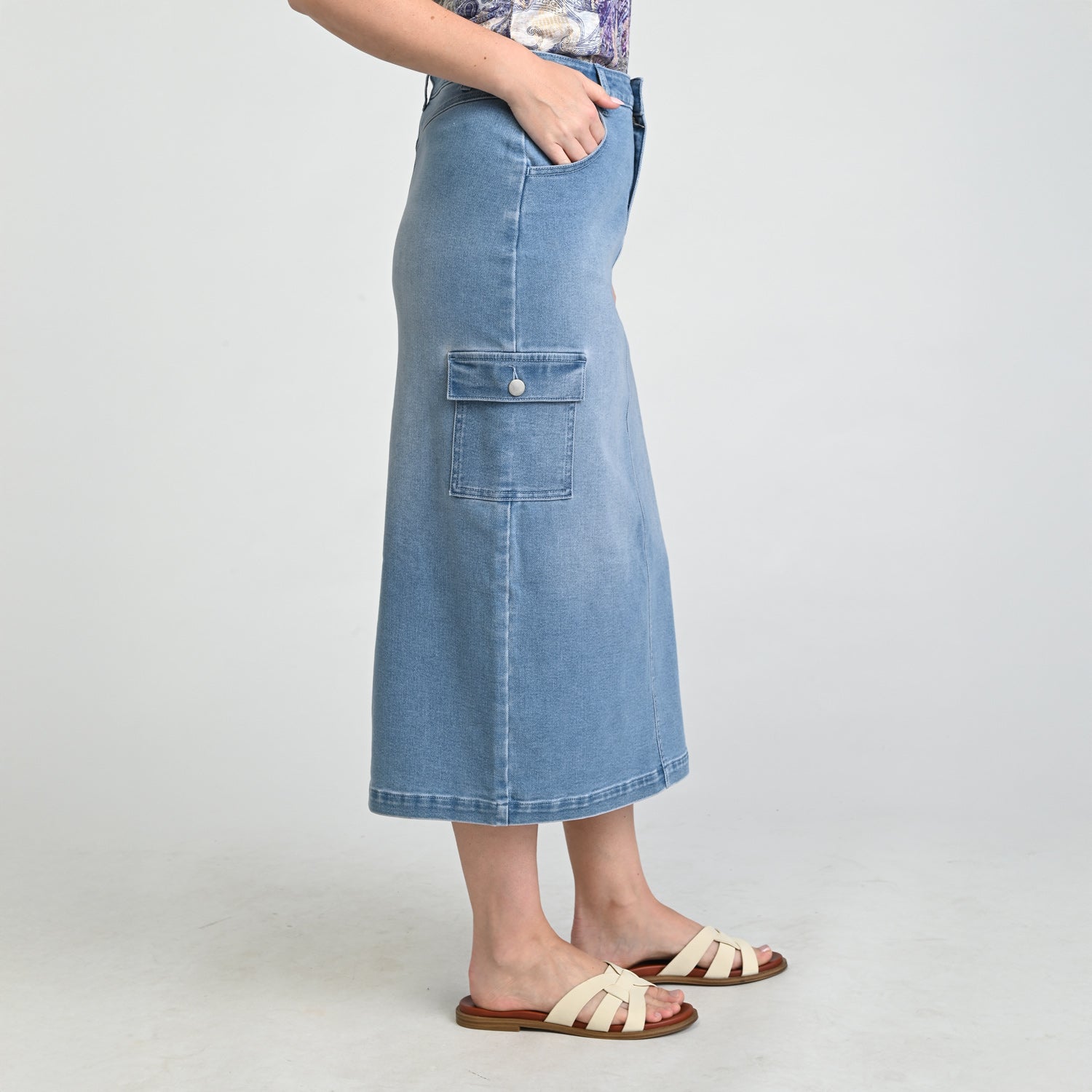 Medium Stonewash Side Detail Missy