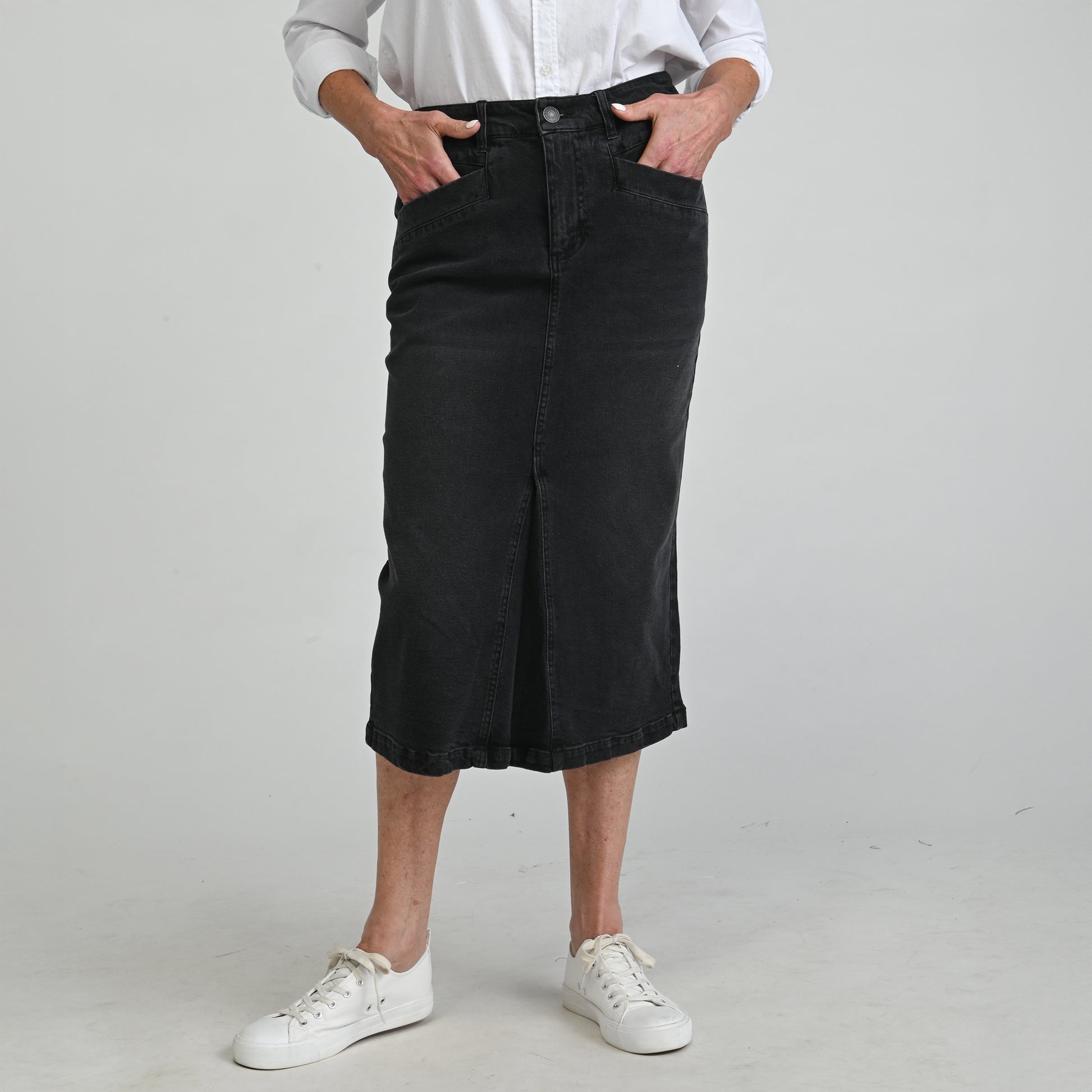 Black Wash Front Detail Missy