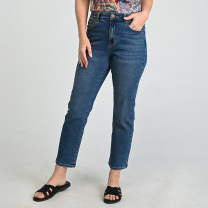 Medium Wash Front Detail Missy