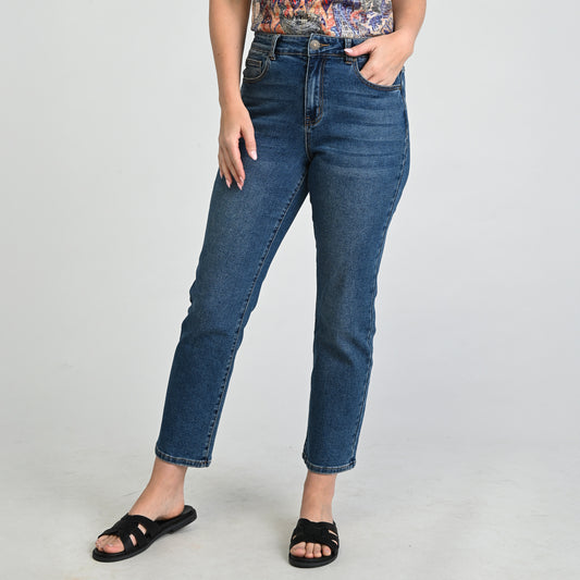 Medium Wash Front Detail Missy
